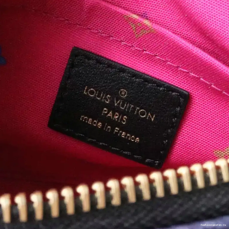 Fashionrepsfam ru 2207DJ0032 LV Bag 0623